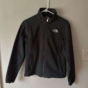 North Face black women’s polyester jacket